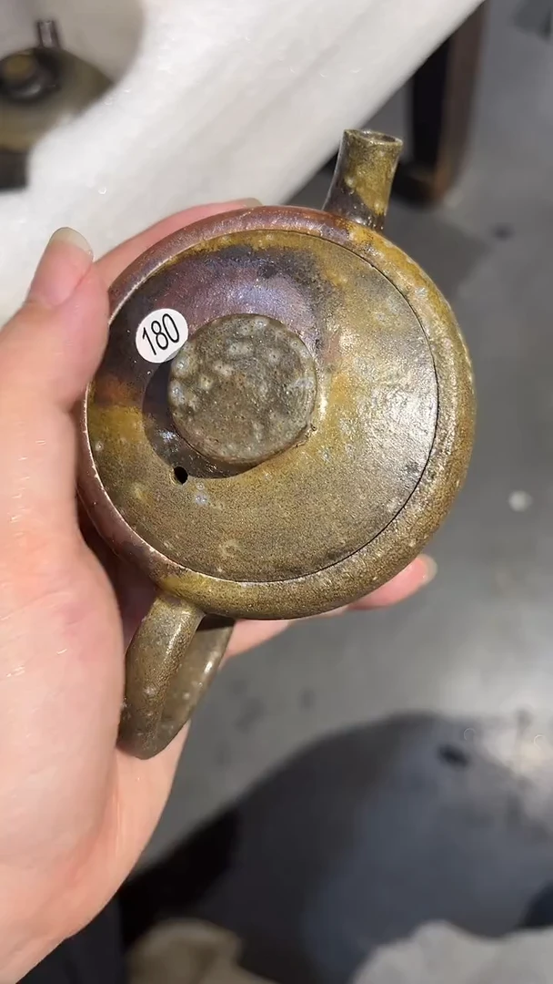 壶180号容量140-150ML金珍珠泥