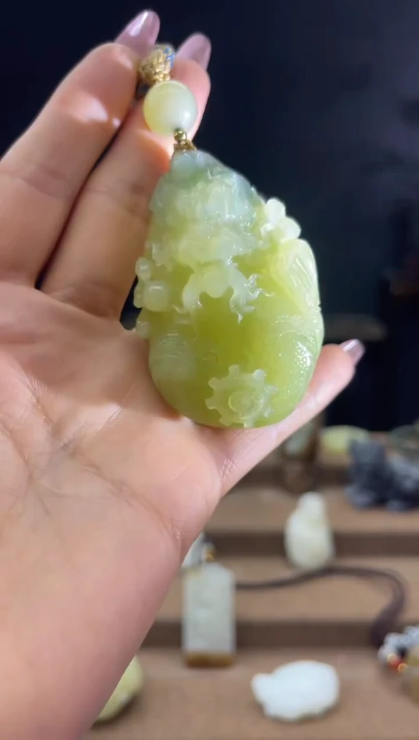 颈饰未镶嵌和田玉1