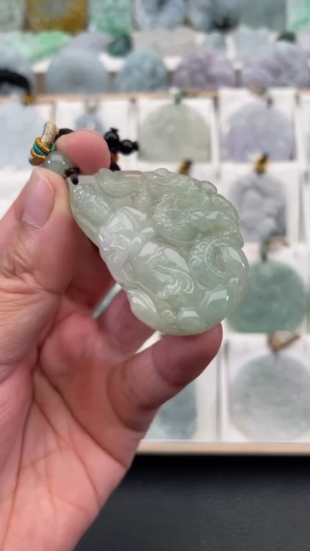 颈饰未镶嵌翡翠天然缅甸翡翠A货47