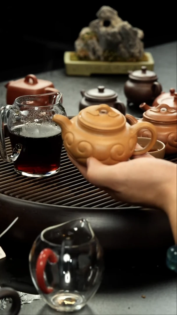 茶壶紫砂鹏冷金黄矿头 仿古如意壶