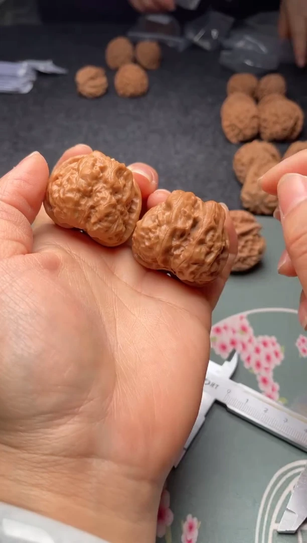 把件文玩核桃w181   蛤蟆头   38