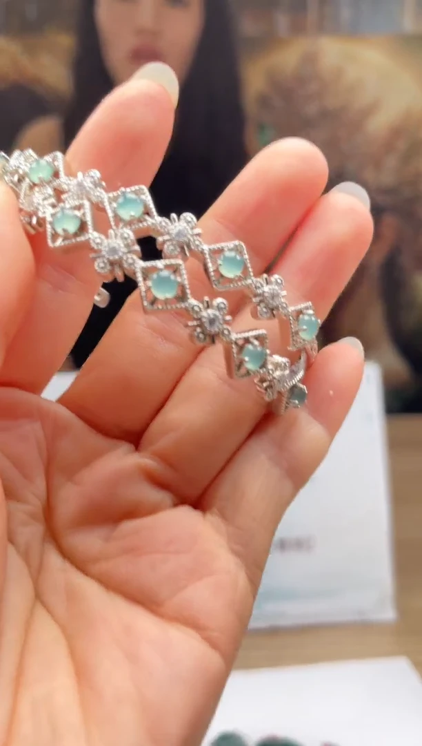 翡翠未镶嵌颈饰多样性发货 (只发一件) *MC14