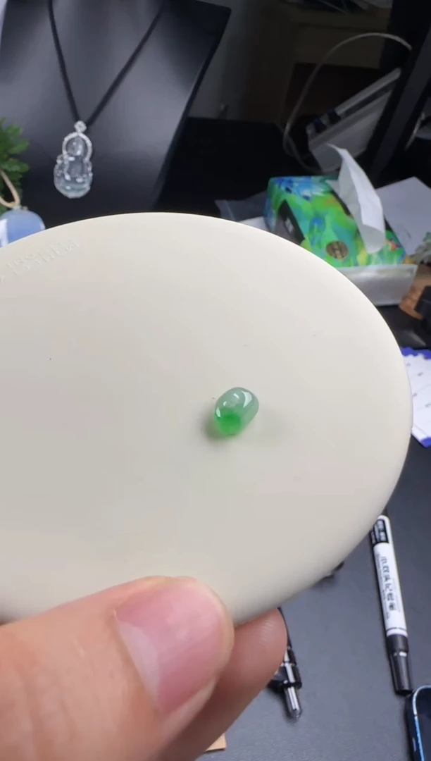 颈饰未镶嵌翡翠荷叶珠