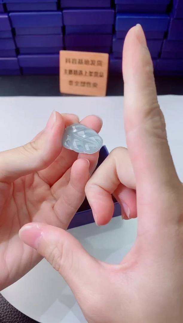 翡翠未镶嵌颈饰1111111111