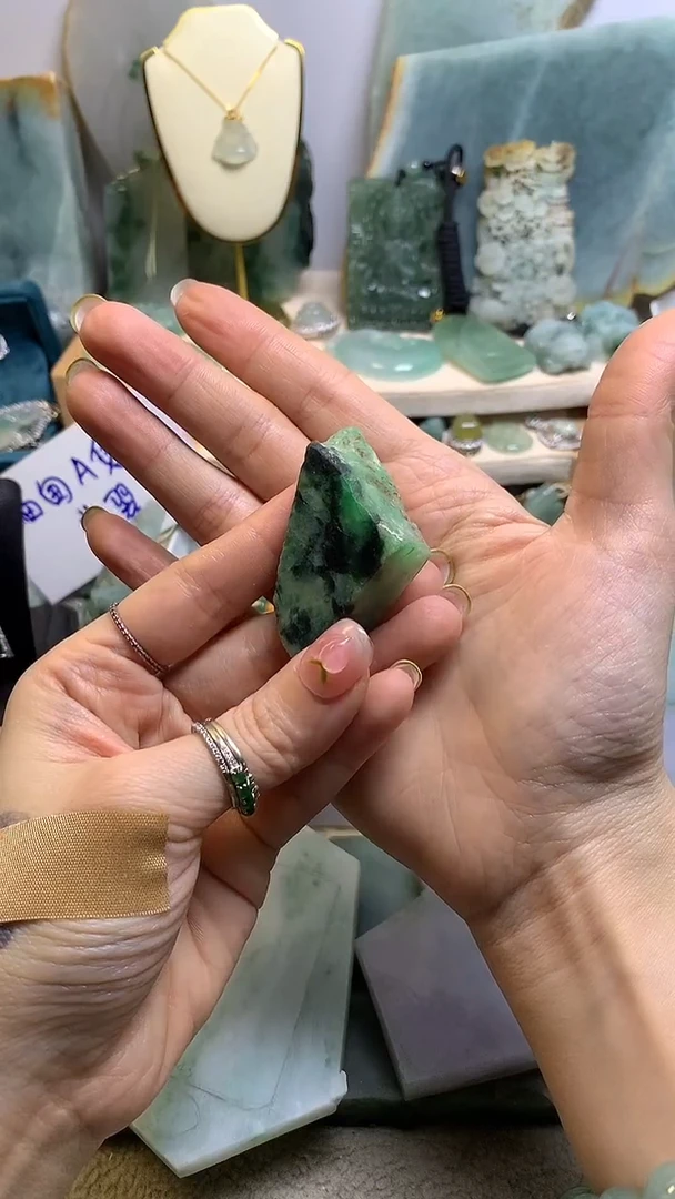 【闪购商品】翡翠挂件未镶嵌缅甸A货翡翠，没有运费险
