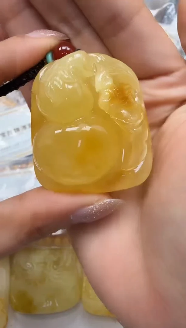 裸石琥珀未镶嵌如图