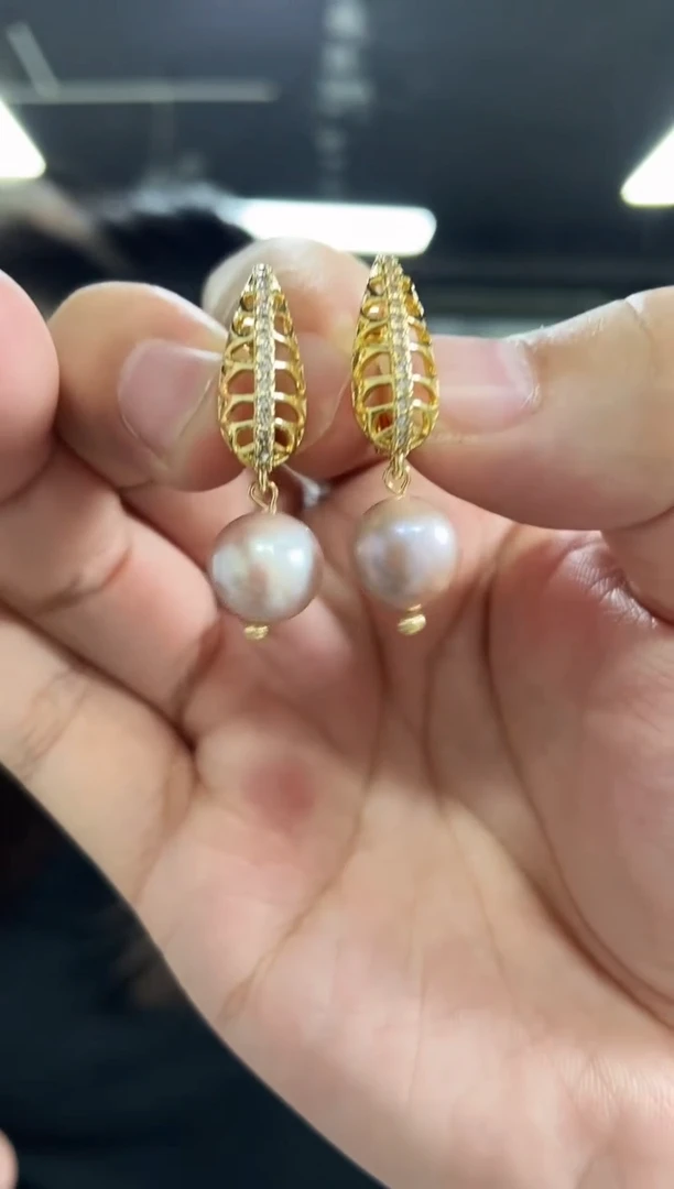 【闪购商品】淡水珍珠耳饰未镶嵌多样性发其一，颜色微差