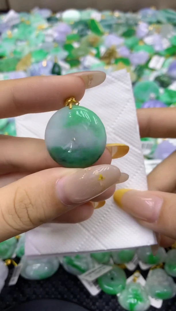 颈饰未镶嵌翡翠天然缅甸翡翠A货