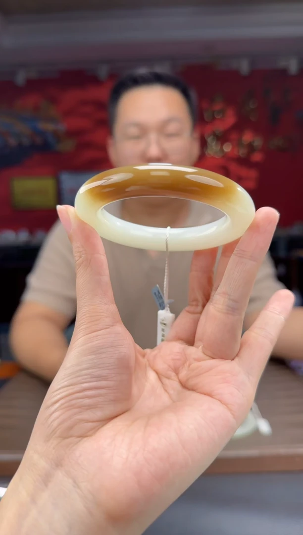 颈饰未镶嵌和田玉且末糖白手镯54-61