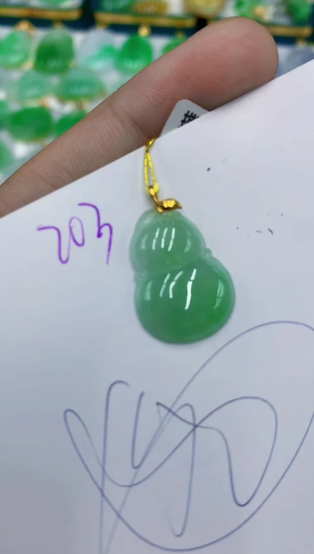 翡翠18K金镶嵌颈饰1111111111