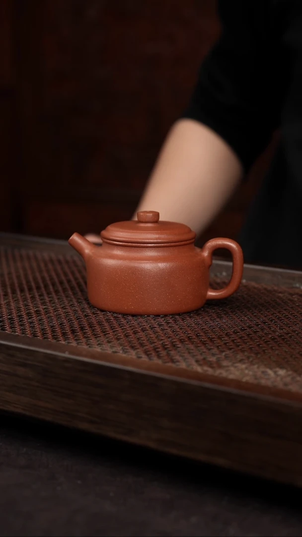 【闪购商品】紫砂茶壶红降坡炮嘴德钟【带矿标证书】