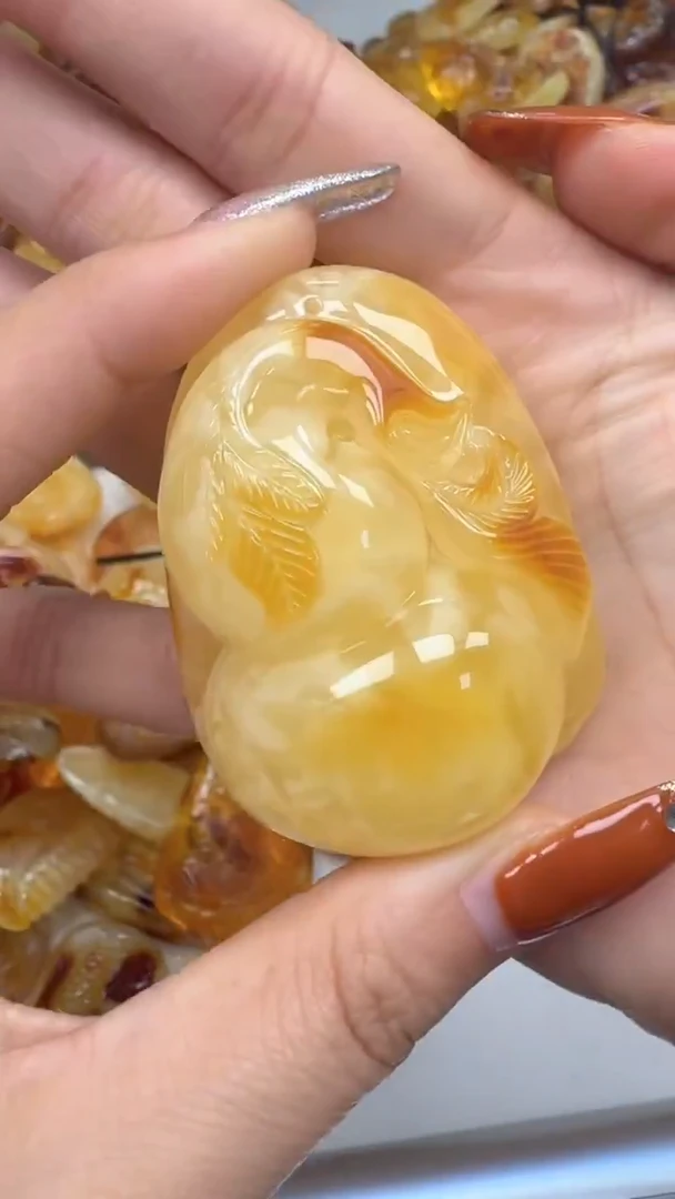 裸石琥珀未镶嵌如图