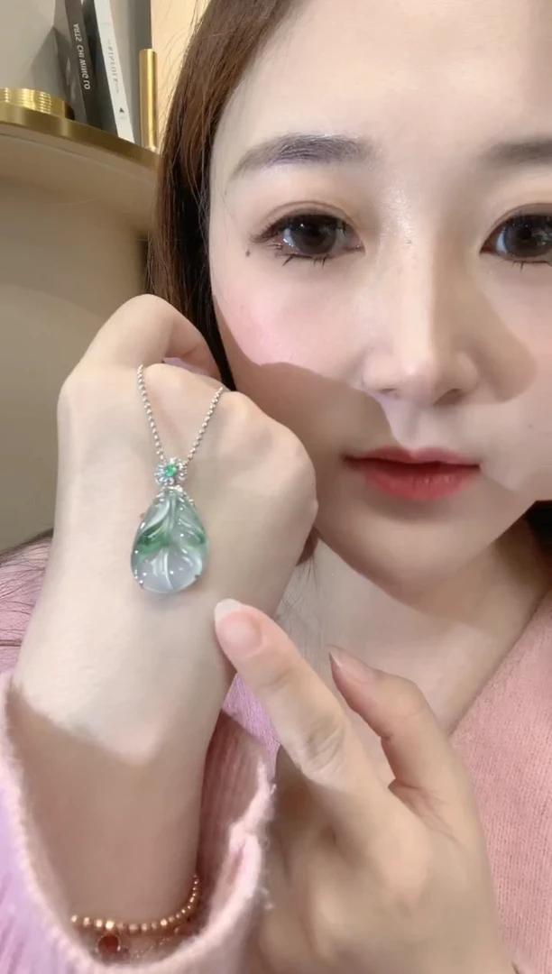 吊坠(不含链)18K金镶嵌翡翠b69