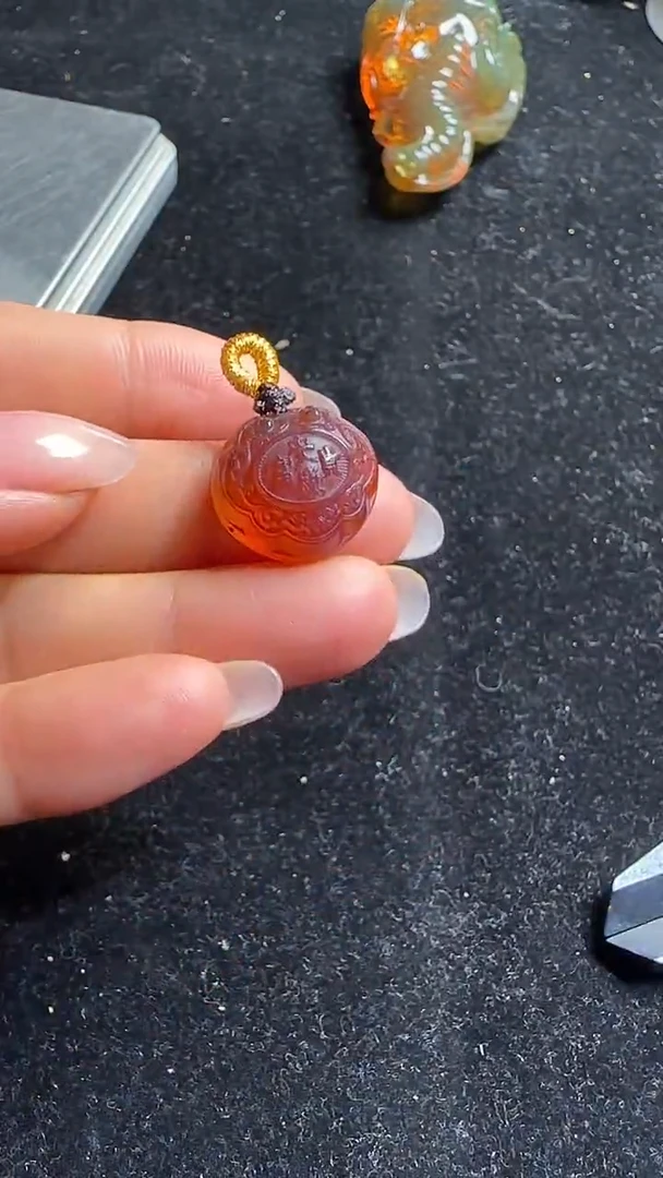 未镶嵌颈饰琥珀66874587