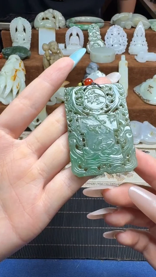 颈饰未镶嵌翡翠1
