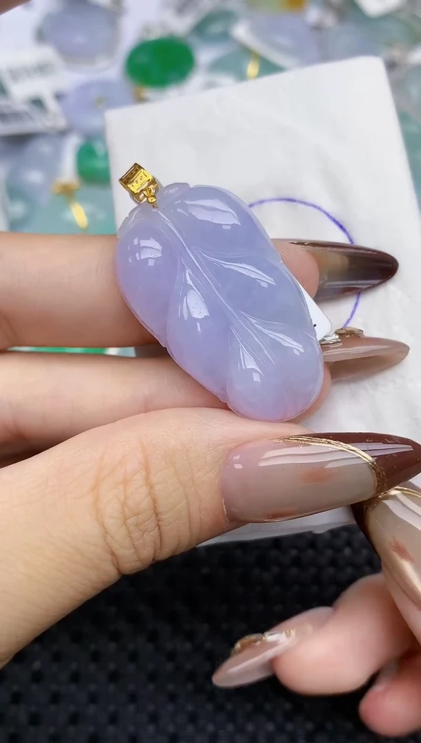 颈饰18K金镶嵌翡翠   天然翡翠A货  百元以上9米证书费自理