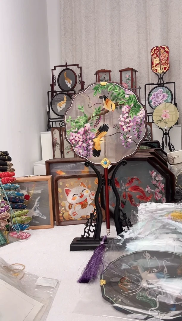 扇子苏绣作品手工团扇