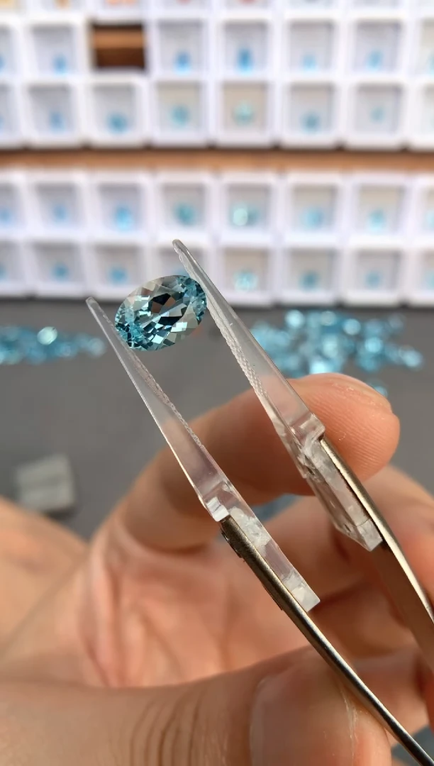 未镶嵌裸石定制海蓝宝石1.65ct 圣玛01013