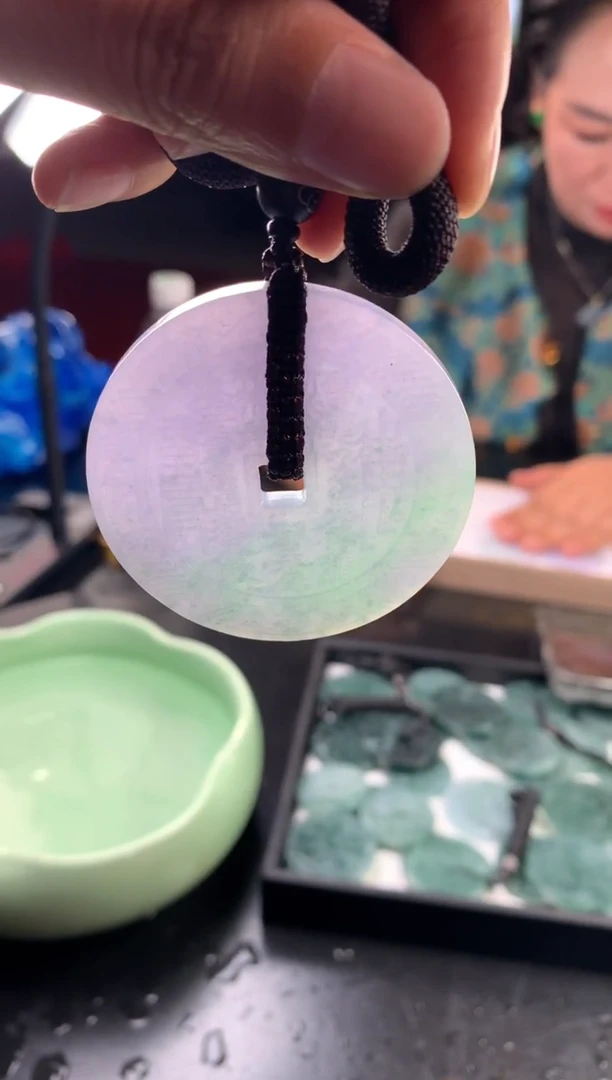 颈饰未镶嵌翡翠山鬼花钱 货头春彩