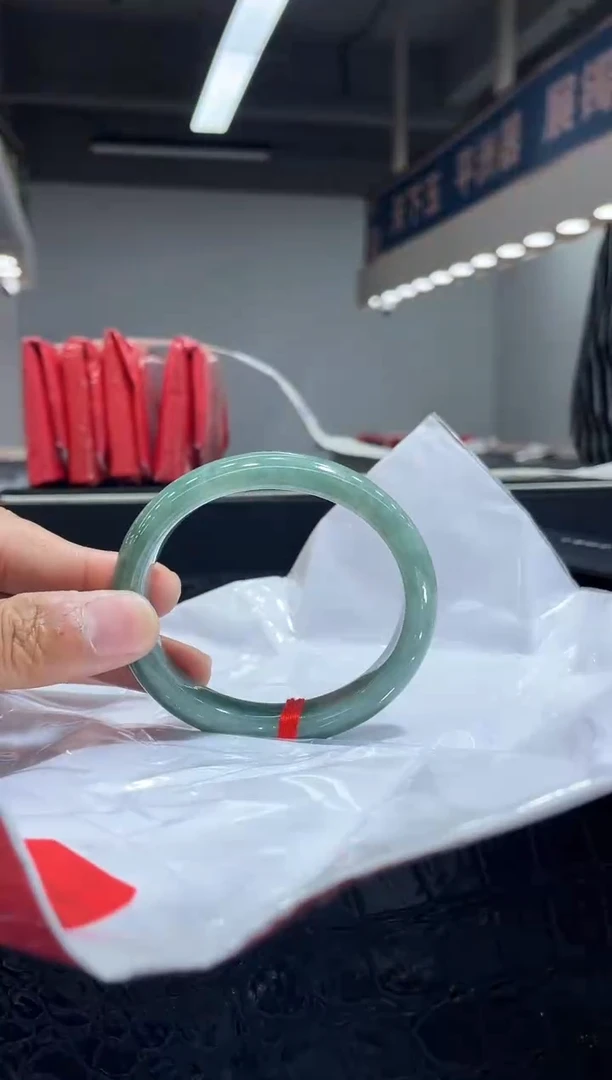 未镶嵌手镯（贵妃镯）翡翠10