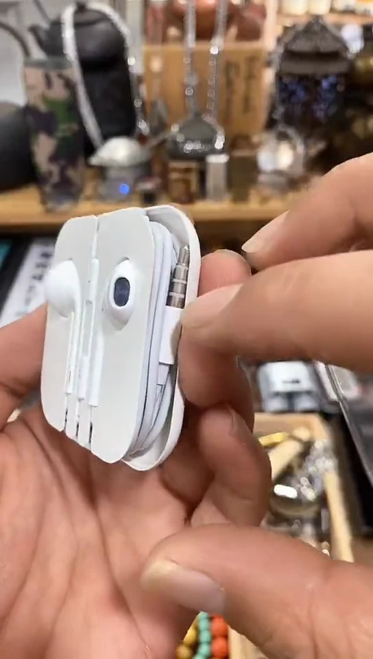 瓷片闪购商品  如图所示