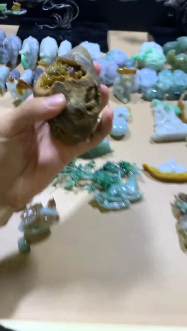 未镶嵌挂件翡翠落***情翡翠摆件