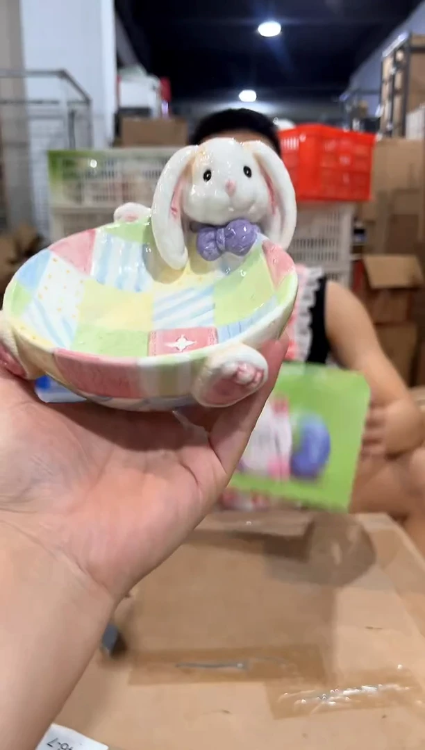 瓷片绿色原盒兔子碗