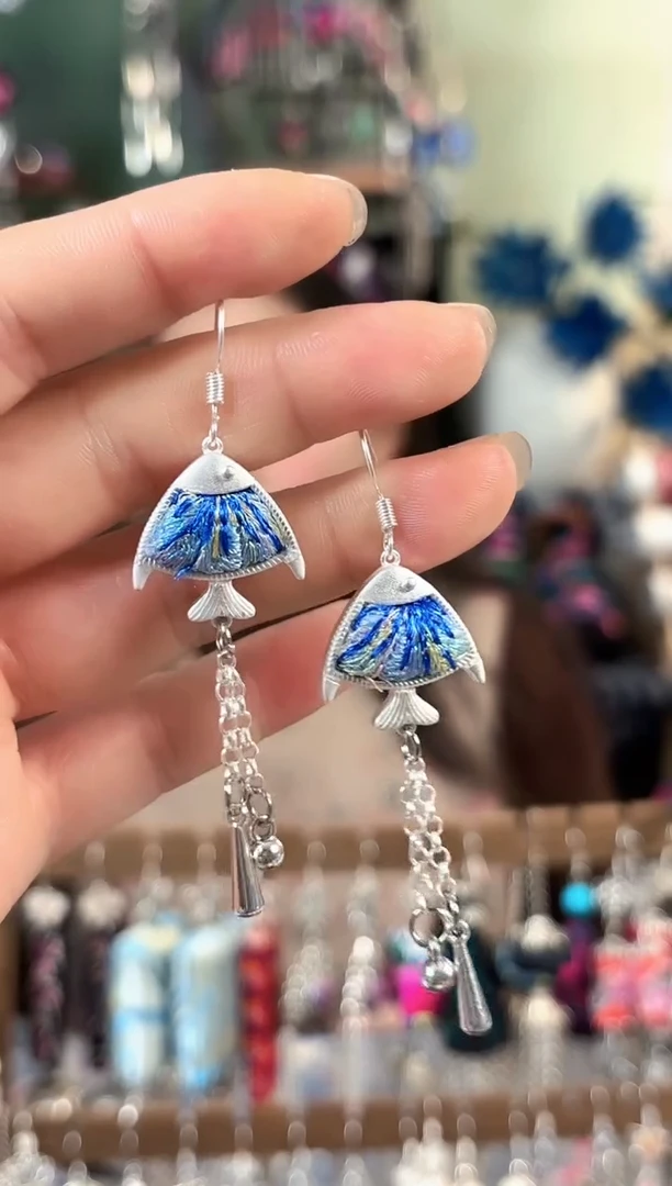 彩云南阁非遗老绣饰品559*