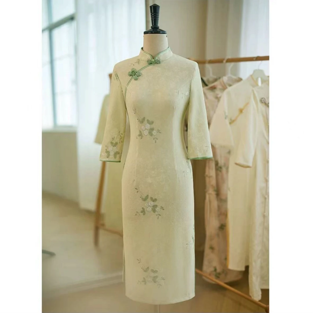1624 淡绿色 气质 春秋款 刺绣【梨花】旗袍