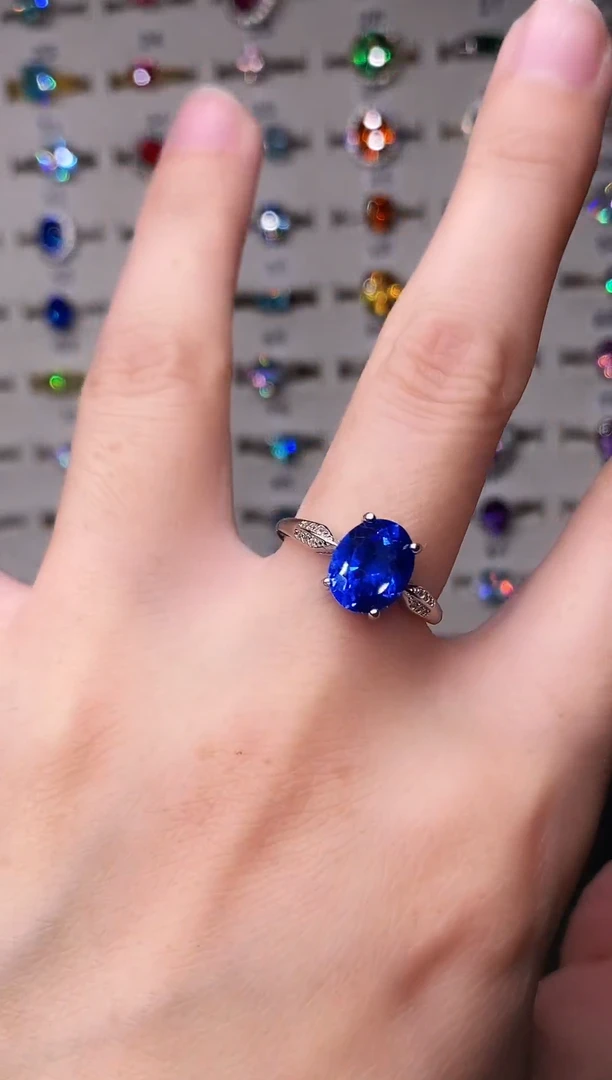 5克拉蓝宝石（处理）欧美风戒指