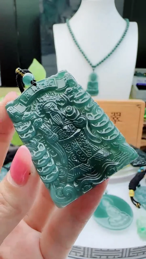 【闪购商品】翡翠颈饰未镶嵌多样性随机一件发货