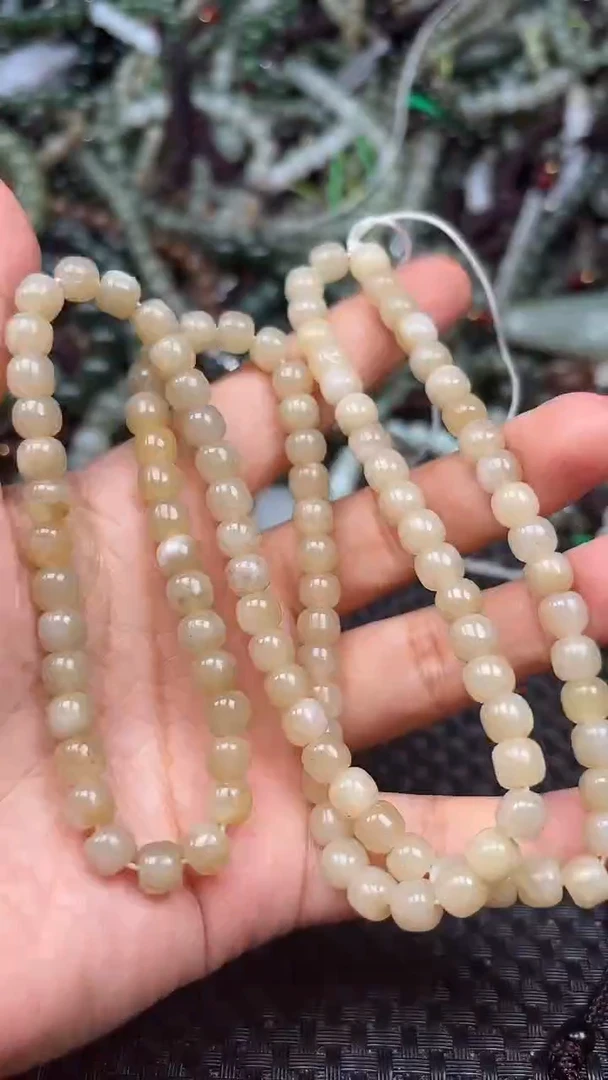 和田玉未镶嵌颈饰1