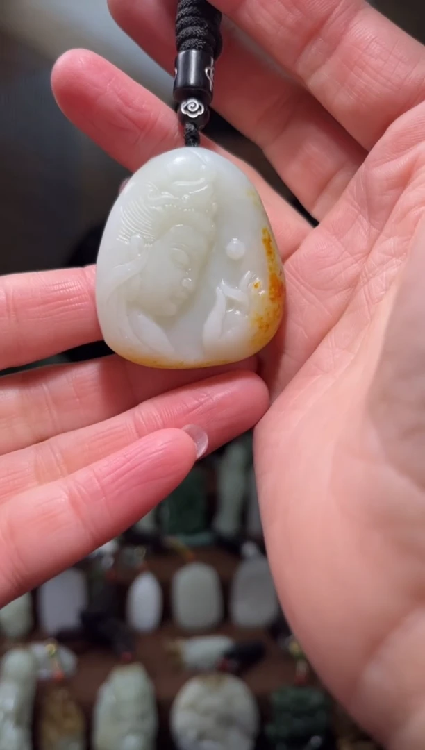 颈饰未镶嵌和田玉.