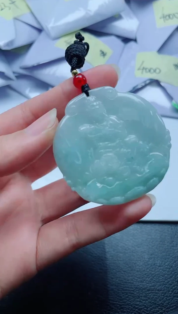 翡翠未镶嵌颈饰