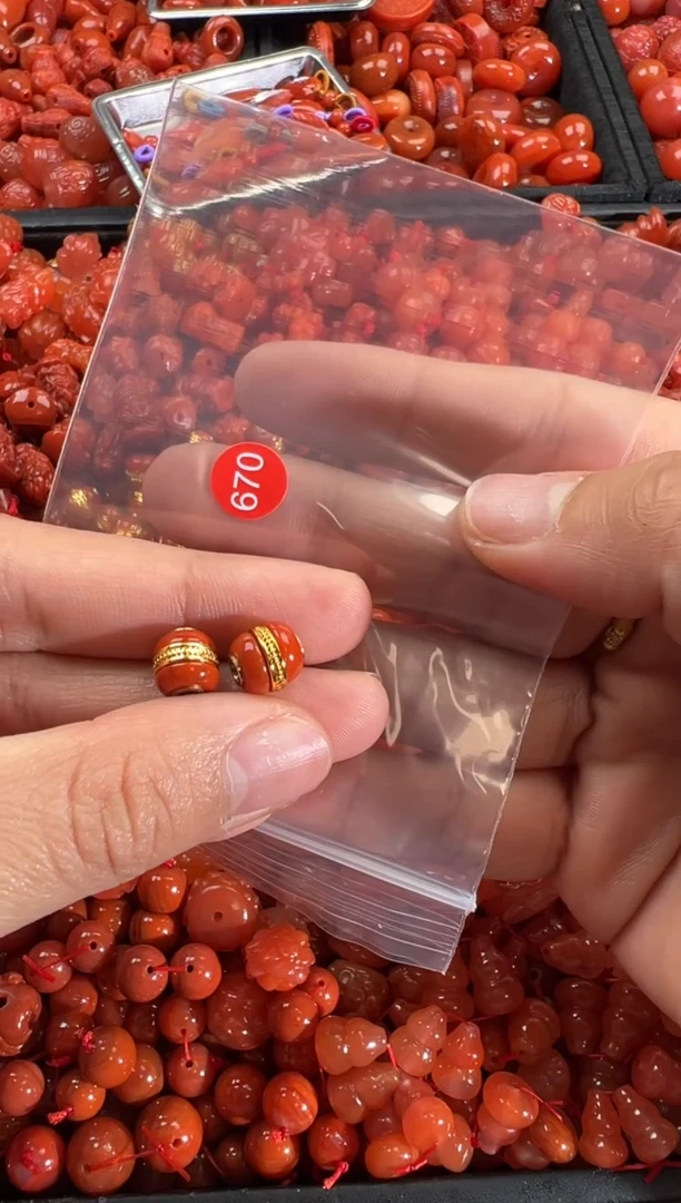 【闪购商品】南红玛瑙颈饰未镶嵌1