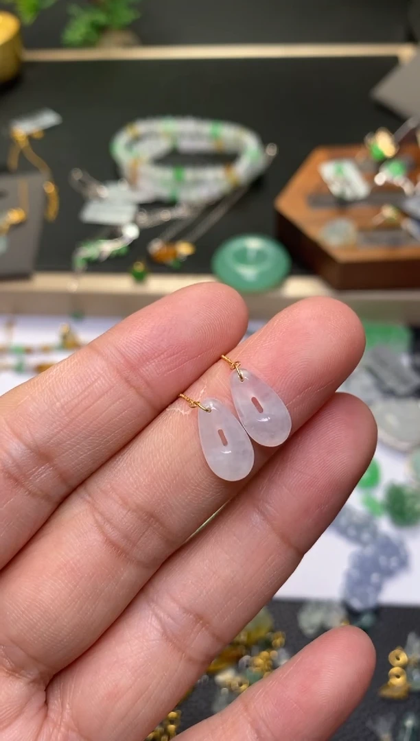 颈饰18K金镶嵌翡翠净货40855