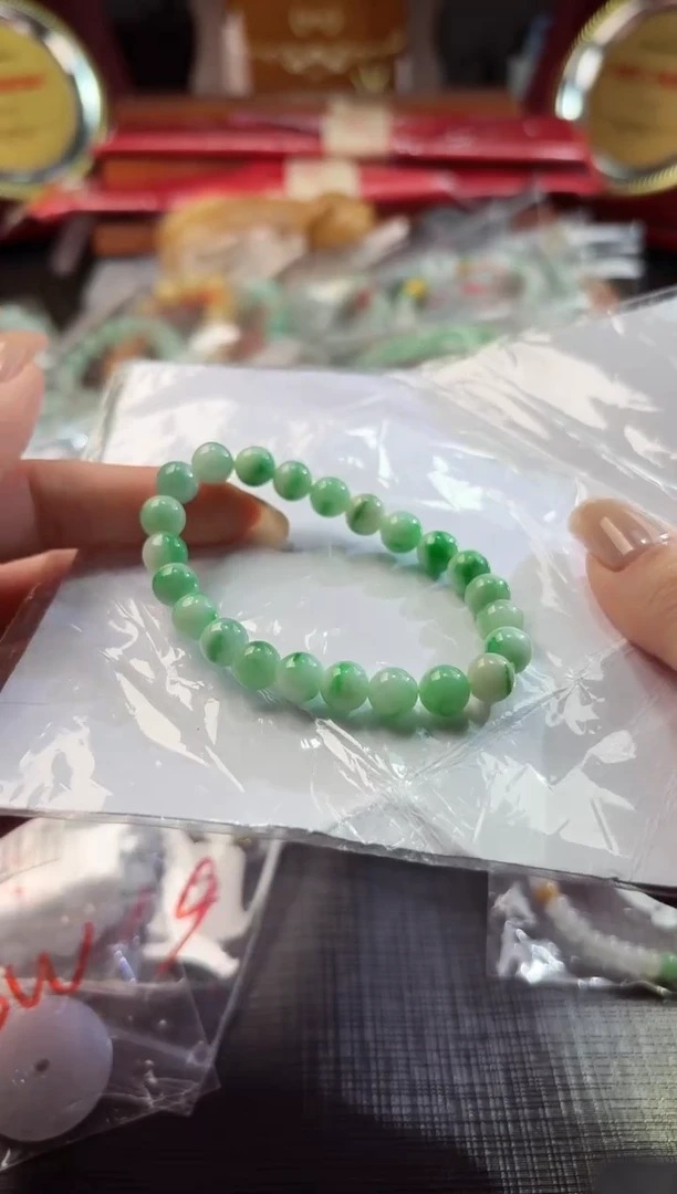 翡翠未镶嵌颈饰100713203