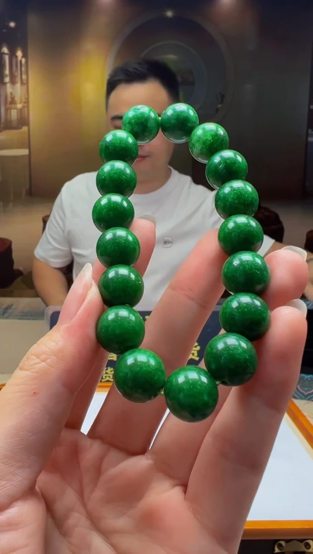 翡翠未镶嵌颈饰Y2025-6-13-10