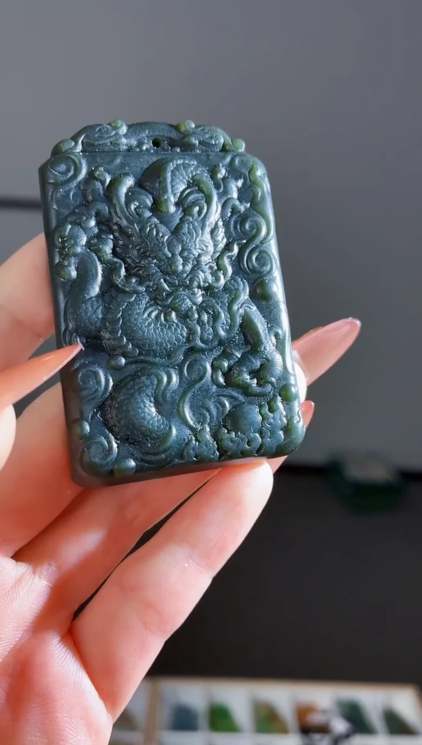 和田玉未镶嵌吊坠(不含链)龙牌