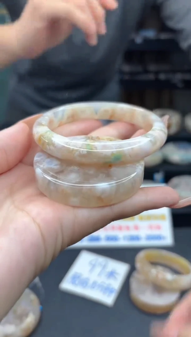 【闪购商品】石英质玉手镯未镶嵌2058（58圈赠送镯心）