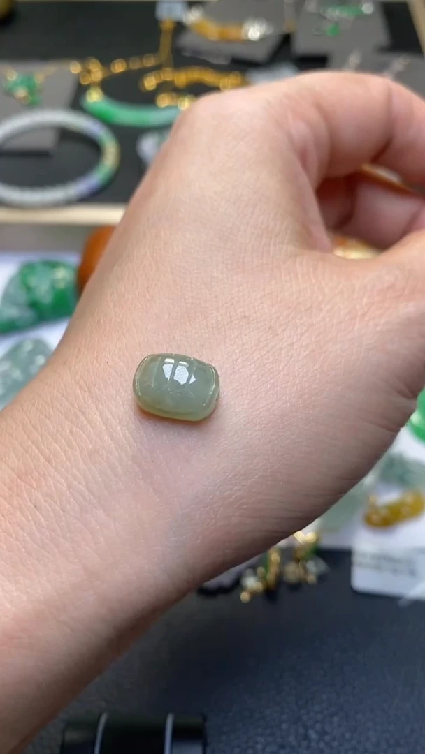 颈饰未镶嵌翡翠净货33443