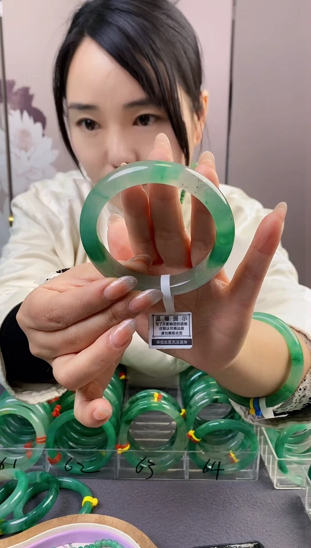 【闪购商品】石英质玉手镯未镶嵌16