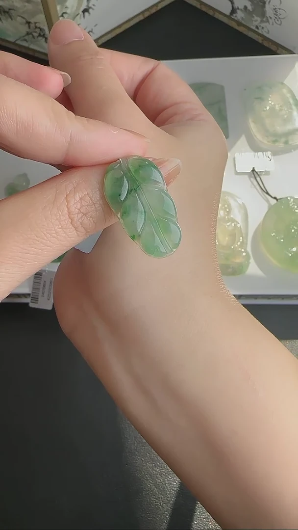 【闪购商品】翡翠颈饰未镶嵌WY0119012