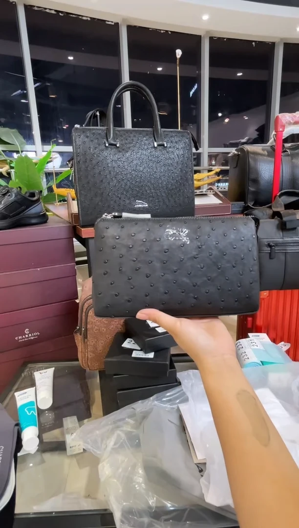 鸵鸟皮（革）韩爵绅士包包皮具231