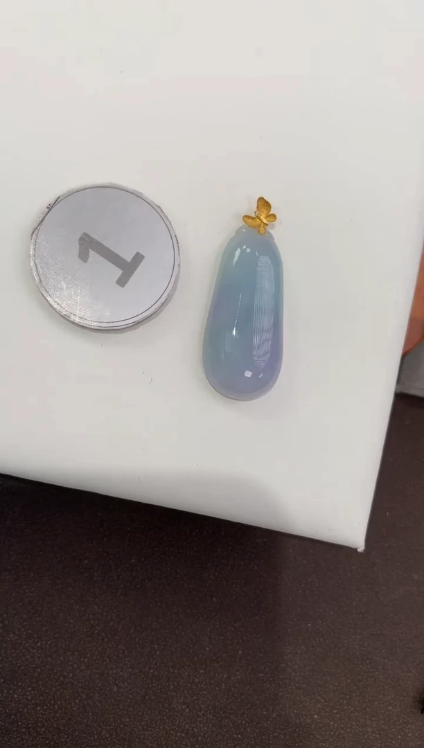 颈饰18K金镶嵌翡翠天然缅甸a货翡翠