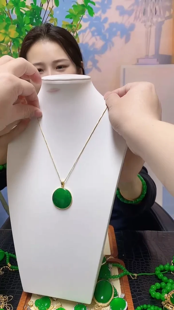 【闪购商品】翡翠吊坠(赠链)14K金镶嵌翡翠吊坠