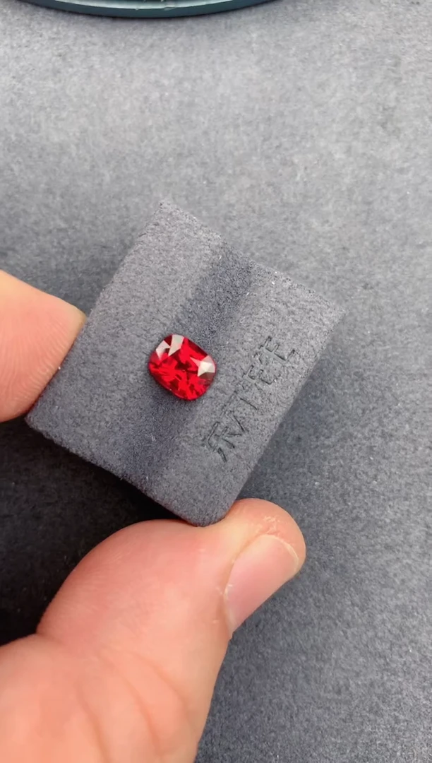 裸石红宝石1.5ct 无烧鸽血红红宝石  定制