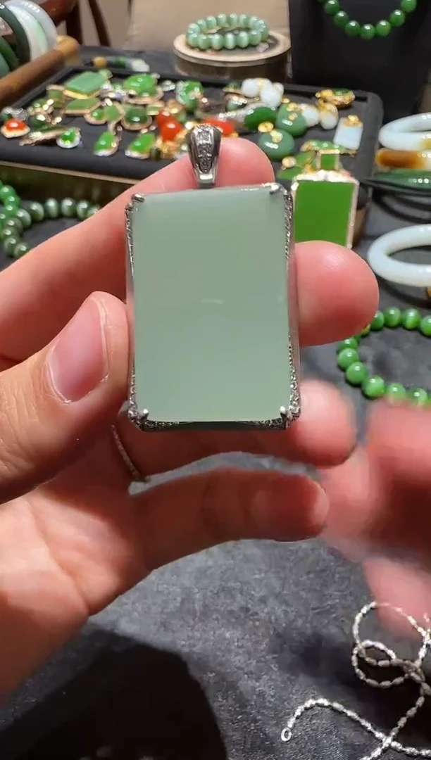 颈饰未镶嵌和田玉M***、1