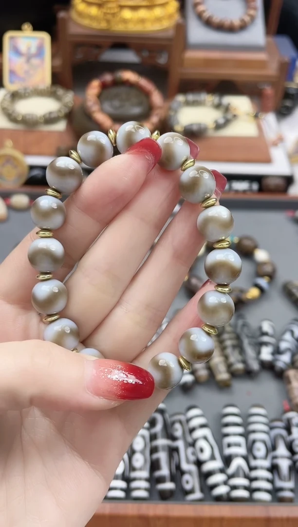 【闪购商品】玛瑙/玉髓手串未镶嵌白毫牙牙圆珠手串