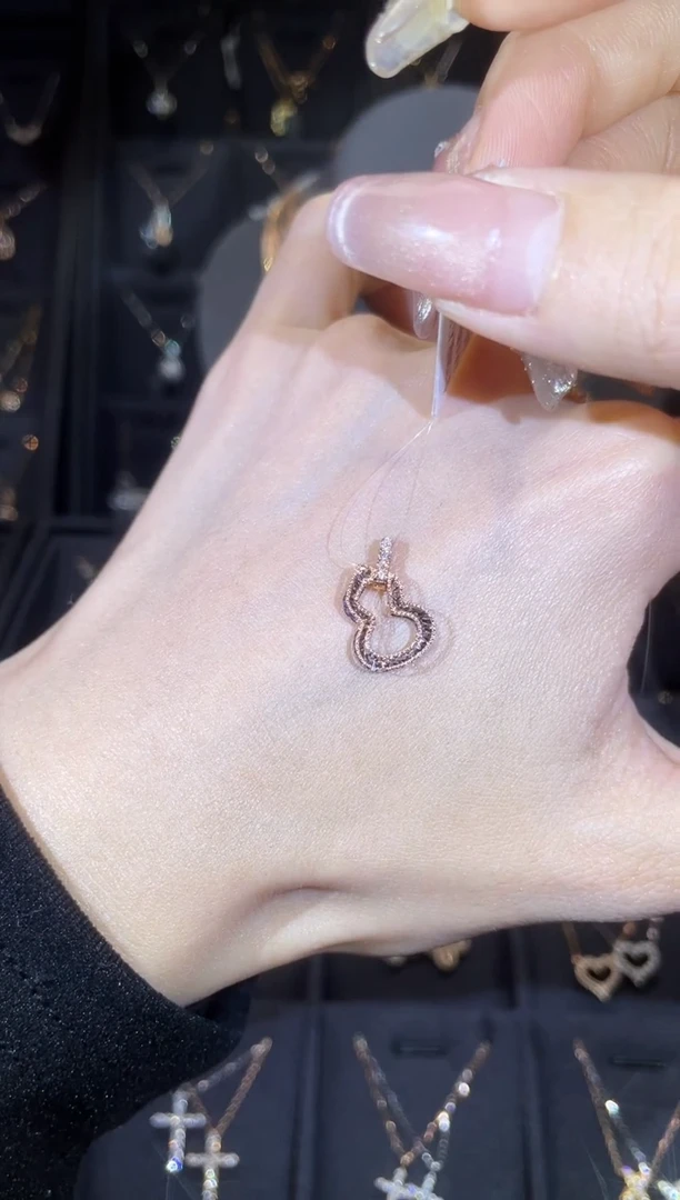 【闪购商品】钻石吊坠(不含链)18K金镶嵌18K金玫  多人  葫芦